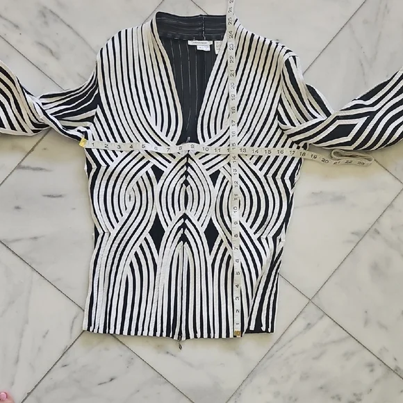 Andrea Roseti Black and White Patterned Top and Jacket Set - Picture 2 of 12